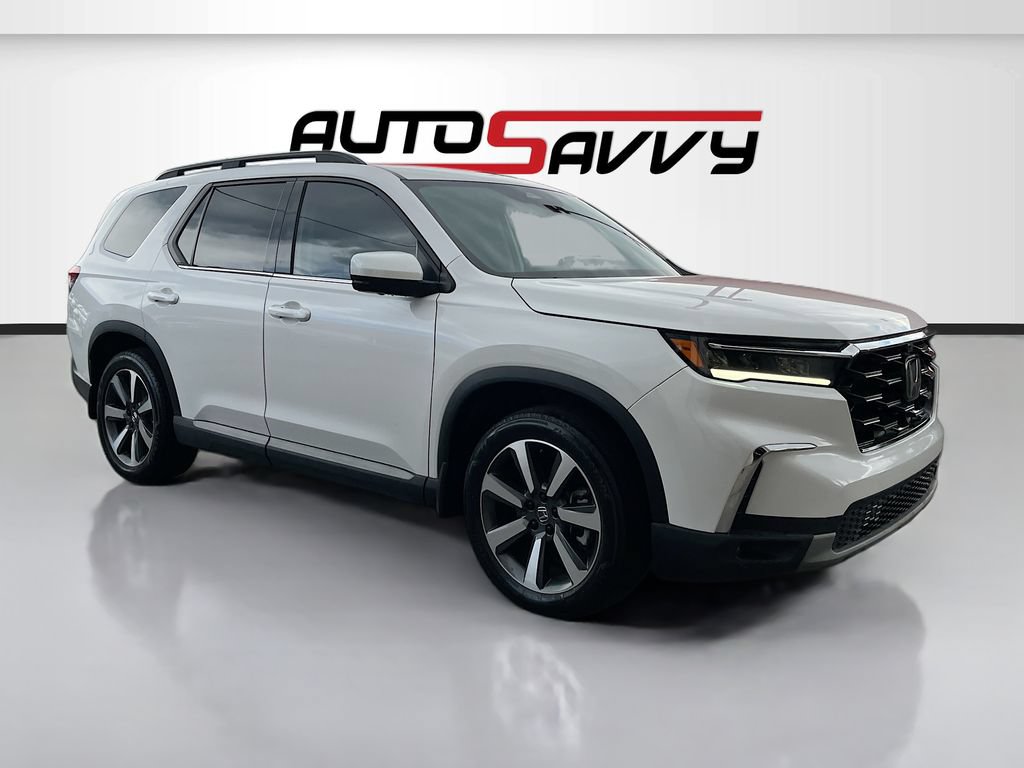 Used 2025 Honda Pilot Elite image 1