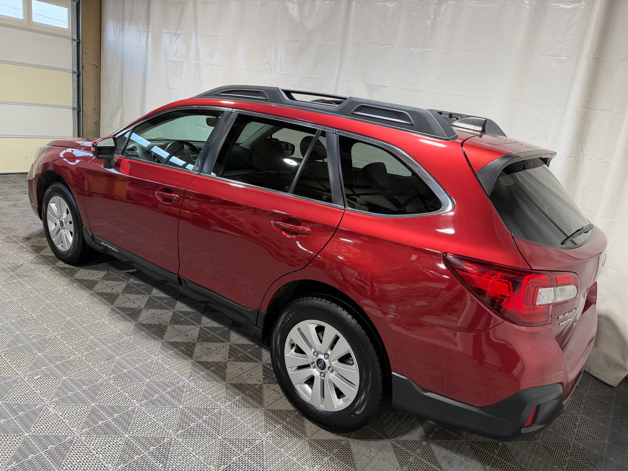 Used 2019 Subaru Outback 2.5i Premium image 4