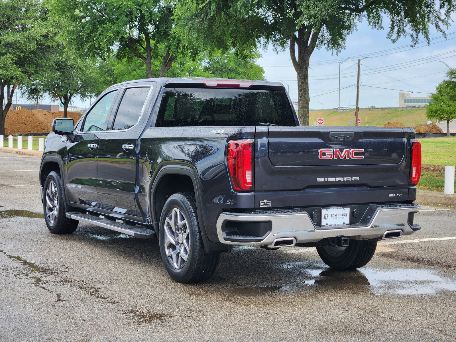 Used 2022 GMC Sierra 1500 SLT AWD/4WD image 4