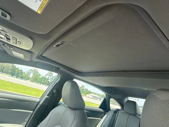 Used 2019 Toyota Avalon Limited FWD image 23