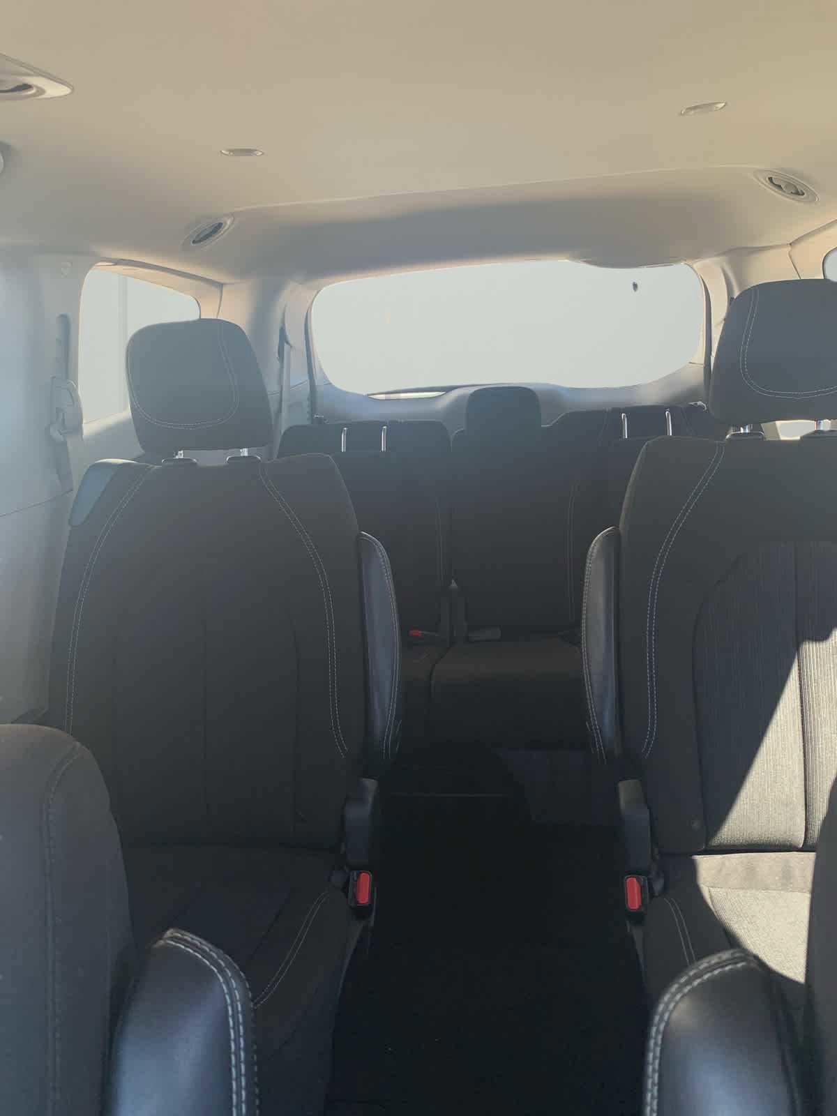 Used 2023 Chrysler Voyager LX image 27