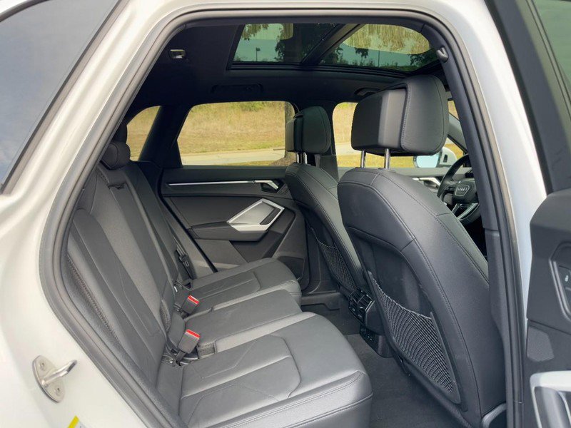 Used 2024 Audi Q3 2.0T Premium Plus w/ Premium Plus Package image 10