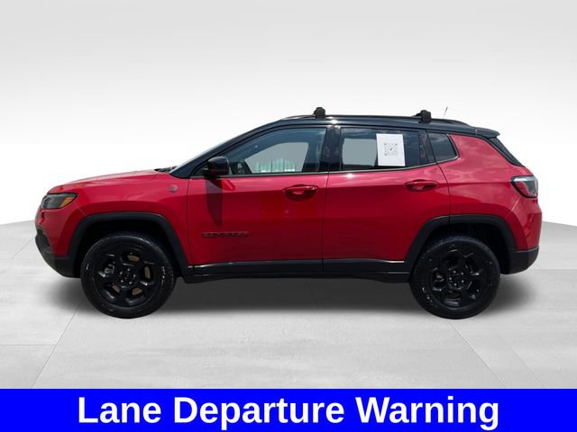 Used 2023 Jeep Compass Trailhawk w/ Sun and Sound Group AWD/4WD image 2
