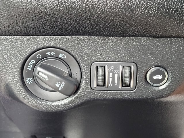 Used 2019 Dodge Challenger SXT w/ Driver Convenience Group AWD/4WD image 13