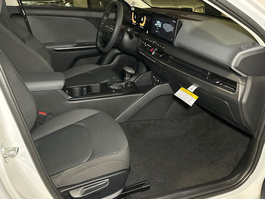 New 2025 Kia K4 FWD image 10