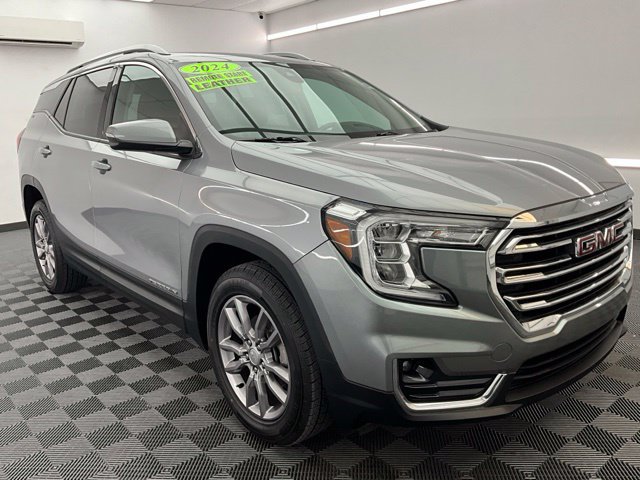 Used 2024 GMC Terrain SLT AWD/4WD image 3