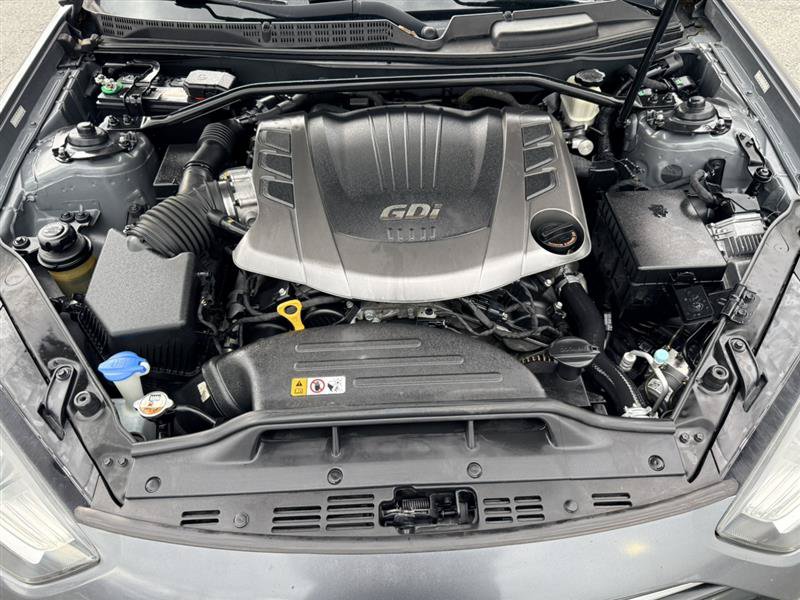 Used 2016 Hyundai Genesis 3.8 RWD image 27