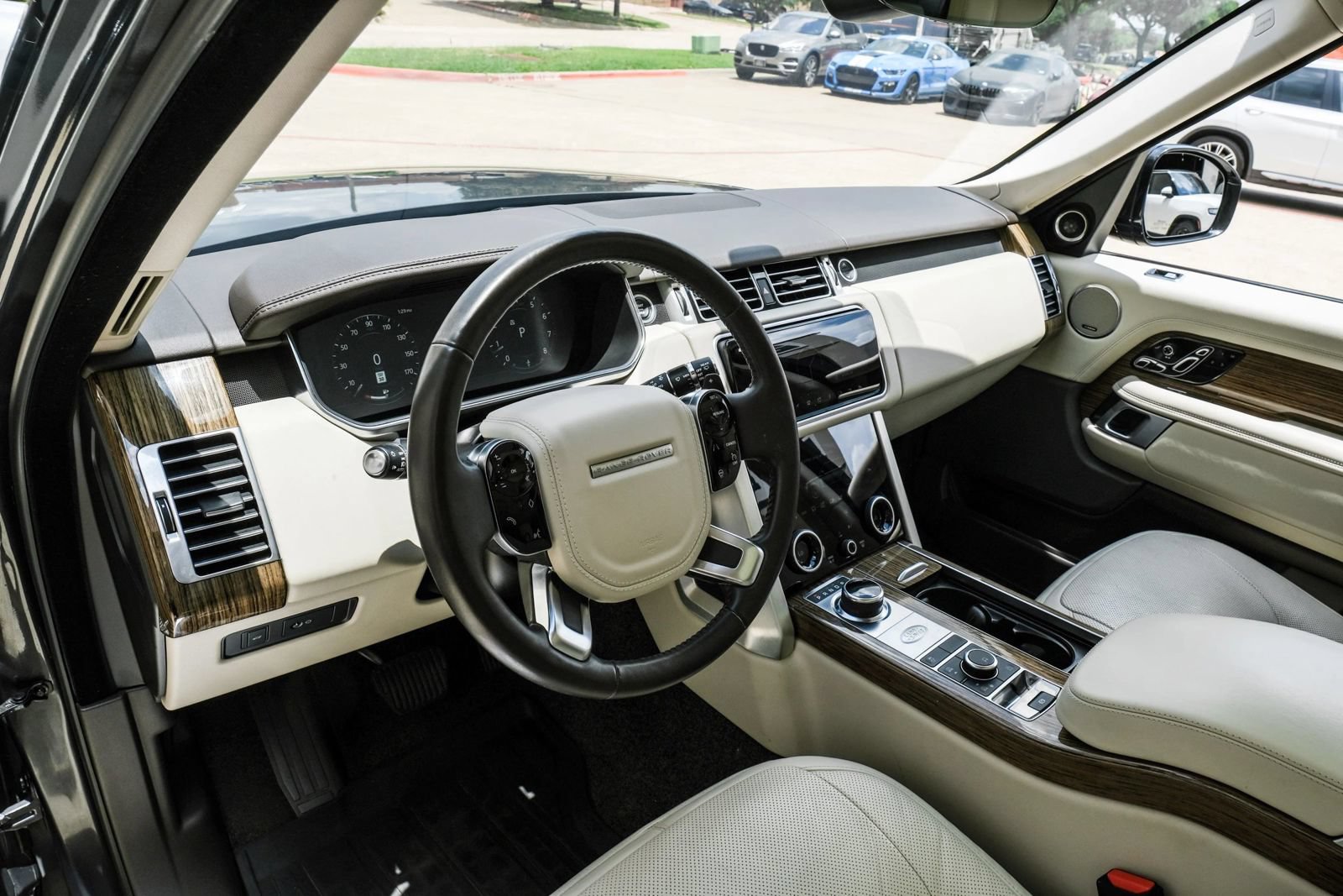 Used 2019 Land Rover Range Rover Supercharged AWD/4WD image 2