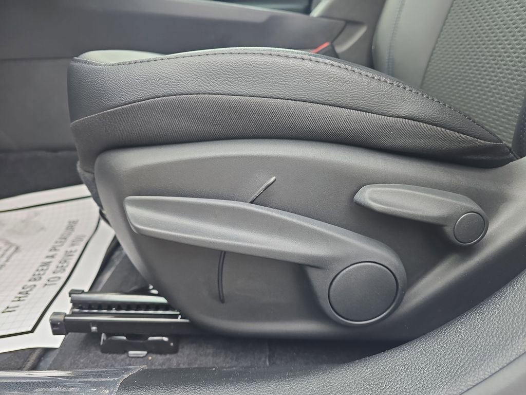 New 2026 Jeep Compass Latitude image 13