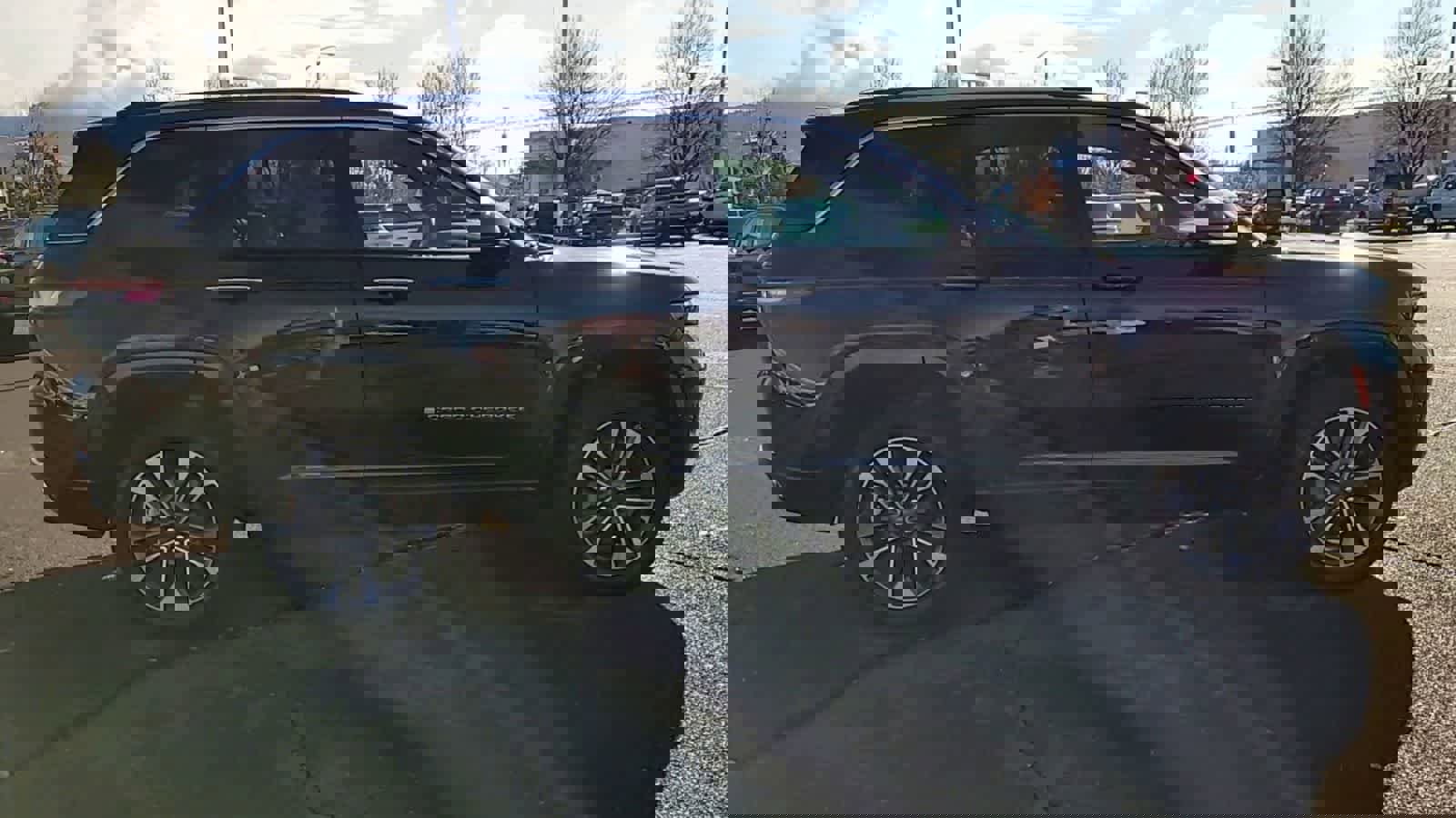 Used 2024 Jeep Grand Cherokee Overland w/ Trailer Tow Package image 9