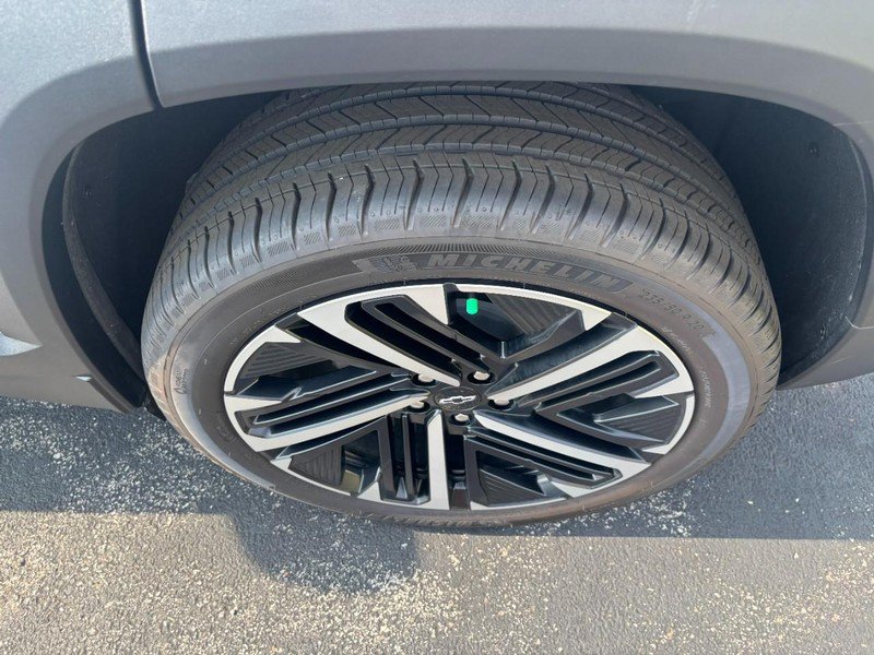 Used 2026 Chevrolet Equinox RS w/ Safety and Technology Package FWD image 7