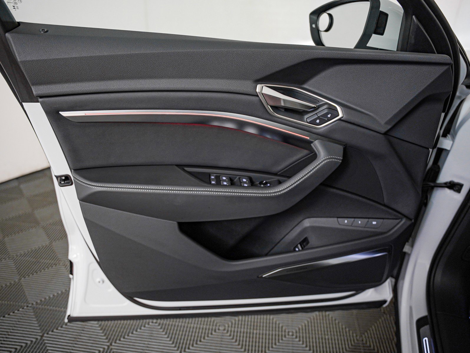 Certified 2024 Audi Q8 e-tron Prestige w/ Prestige Package image 24