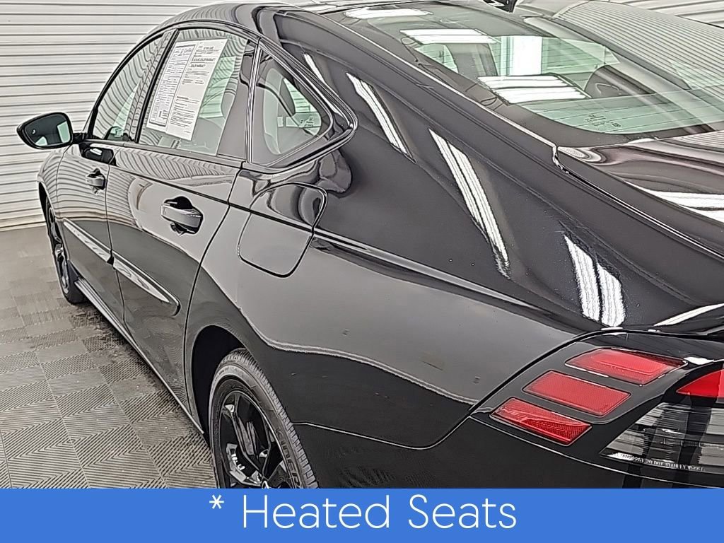 Used 2025 Honda Accord SE image 6