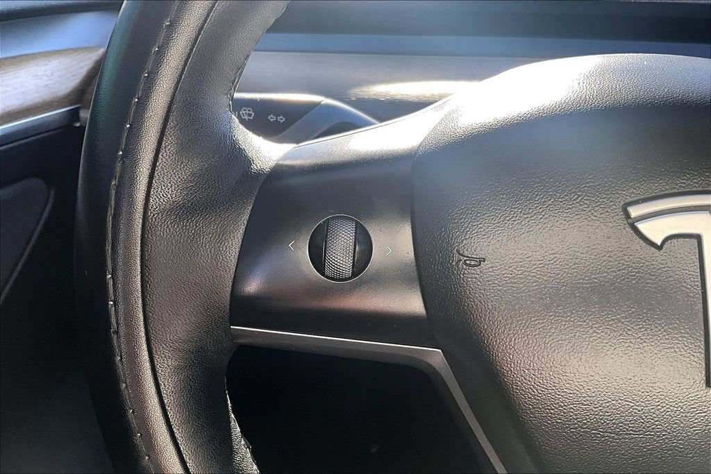 Used 2022 Tesla Model 3 Long Range AWD/4WD image 17