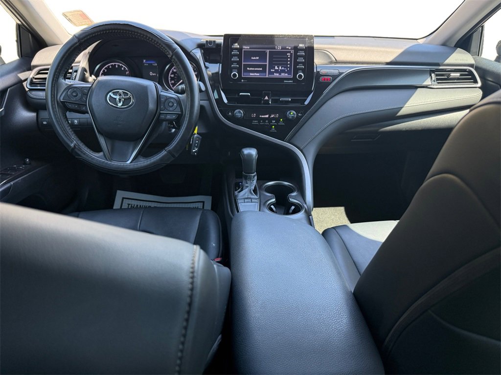 Used 2023 Toyota Camry SE image 10