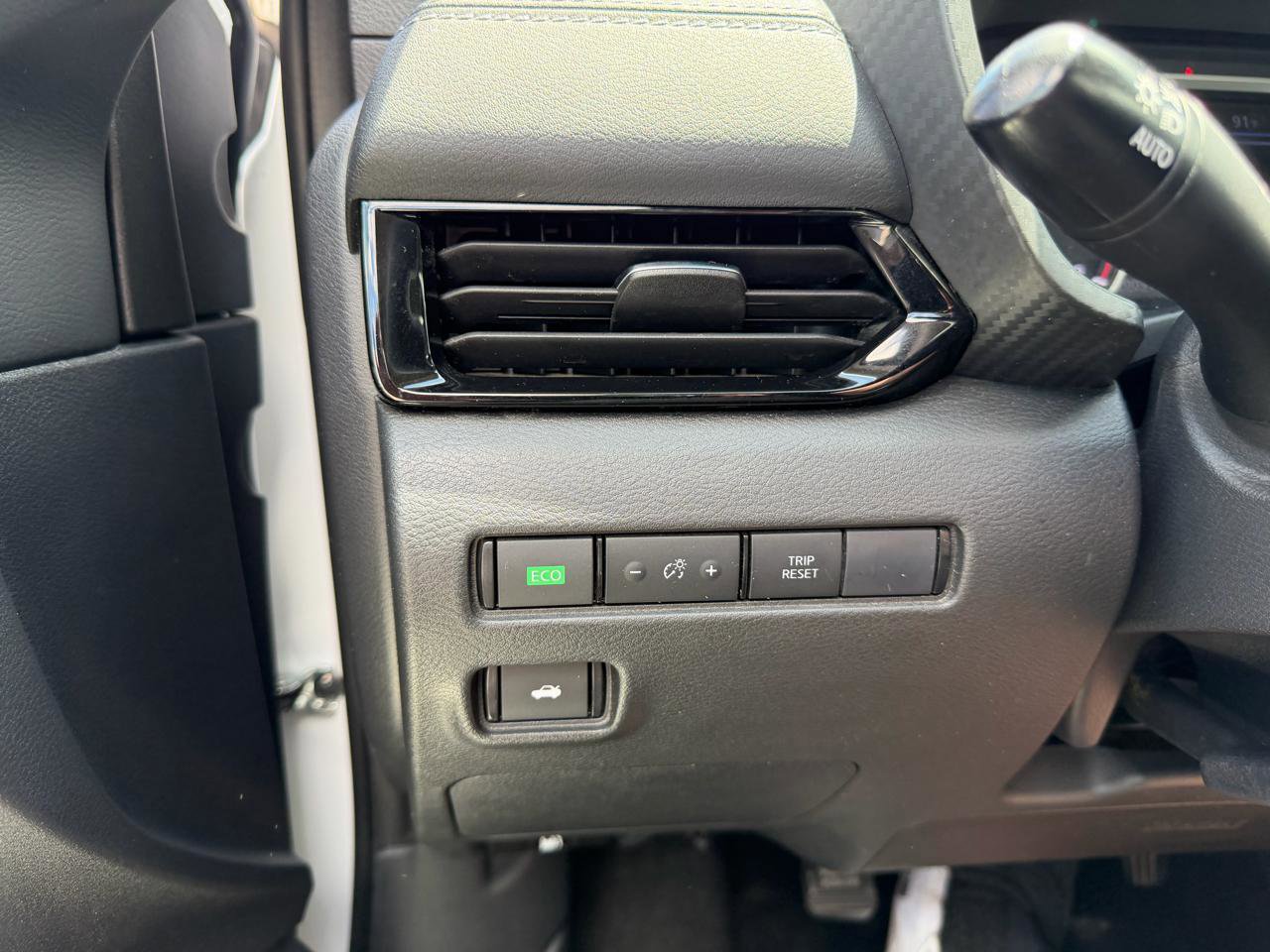 Used 2024 Nissan Sentra SV FWD image 43