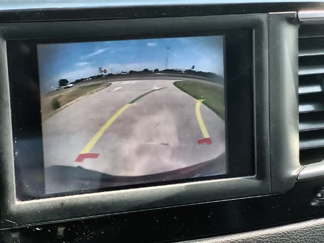 Used 2020 Chrysler Pacifica Touring-L FWD image 26