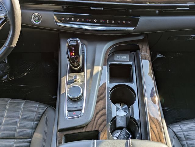 Used 2023 Cadillac Escalade Sport Platinum w/ LPO, ONYX Package image 19