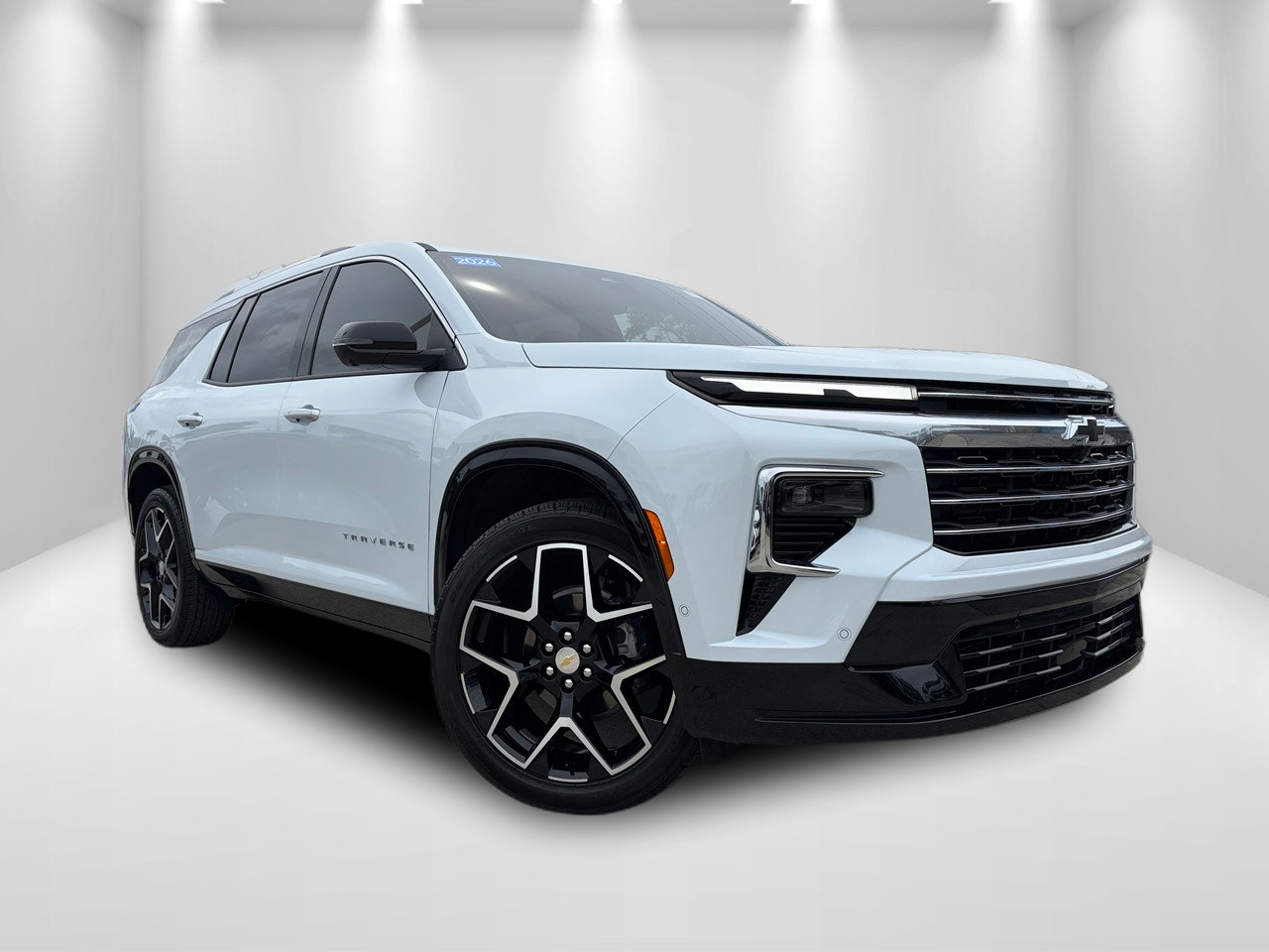 Used 2026 Chevrolet Traverse High Country FWD image 1