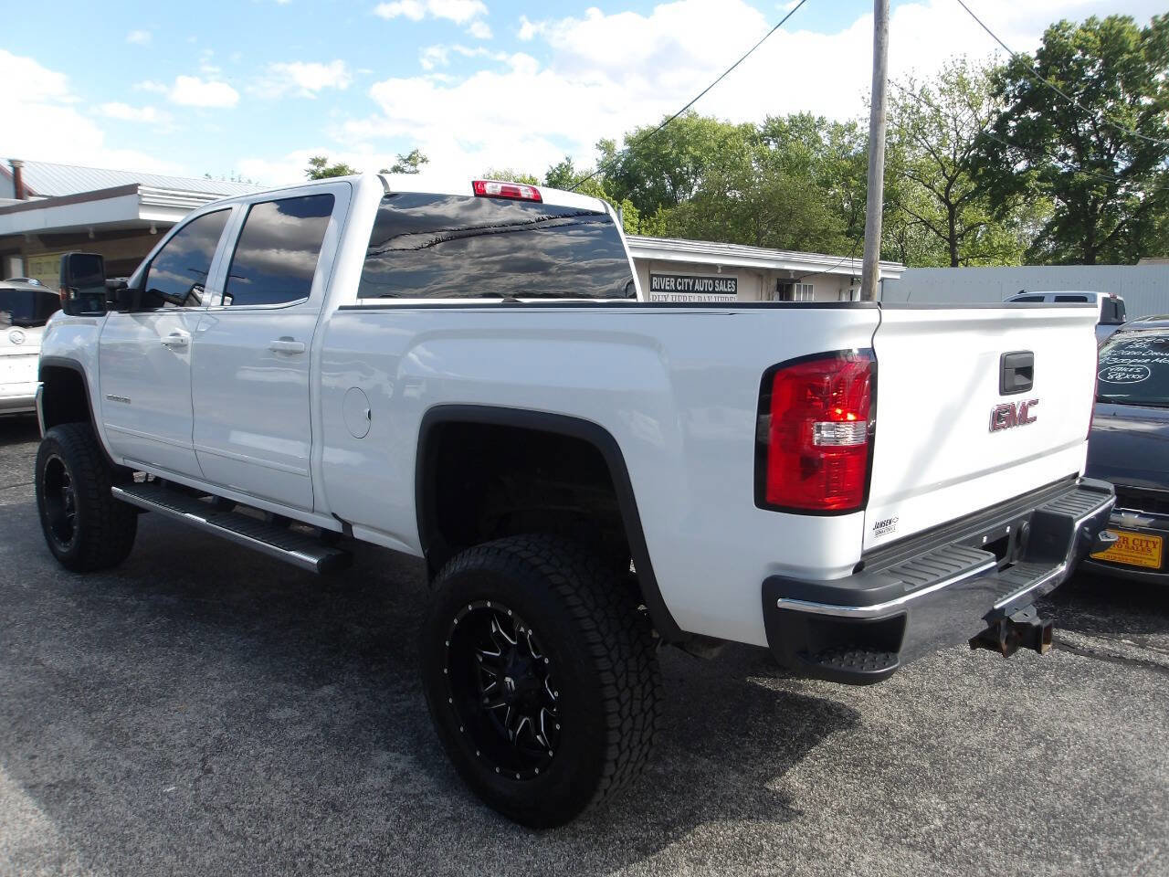 Used 2017 GMC Sierra 2500 SLE w/ HD SLE Preferred Plus Package AWD/4WD image 6