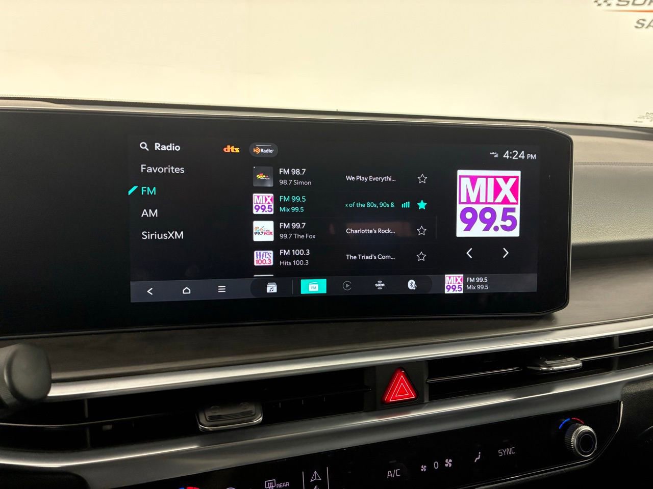 Used 2025 Kia Sorento SX image 17