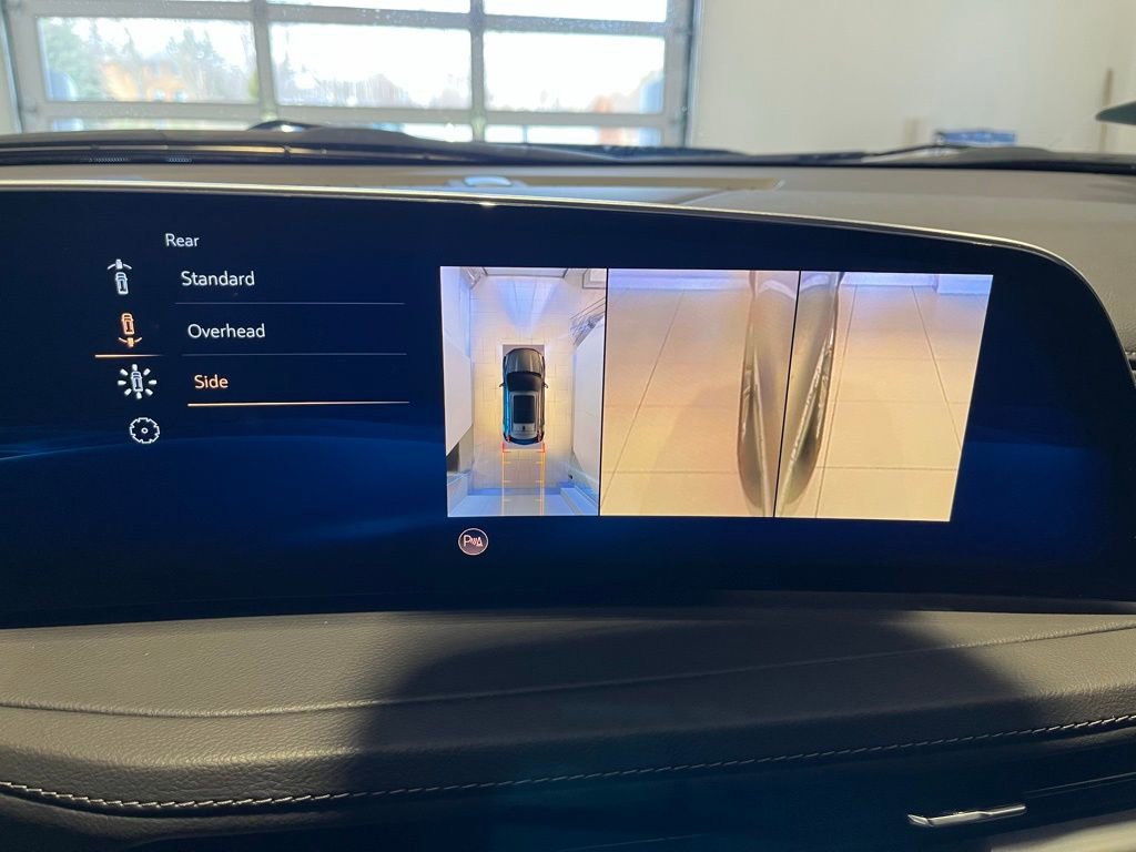 Used 2025 Cadillac XT4 Premium Luxury image 43