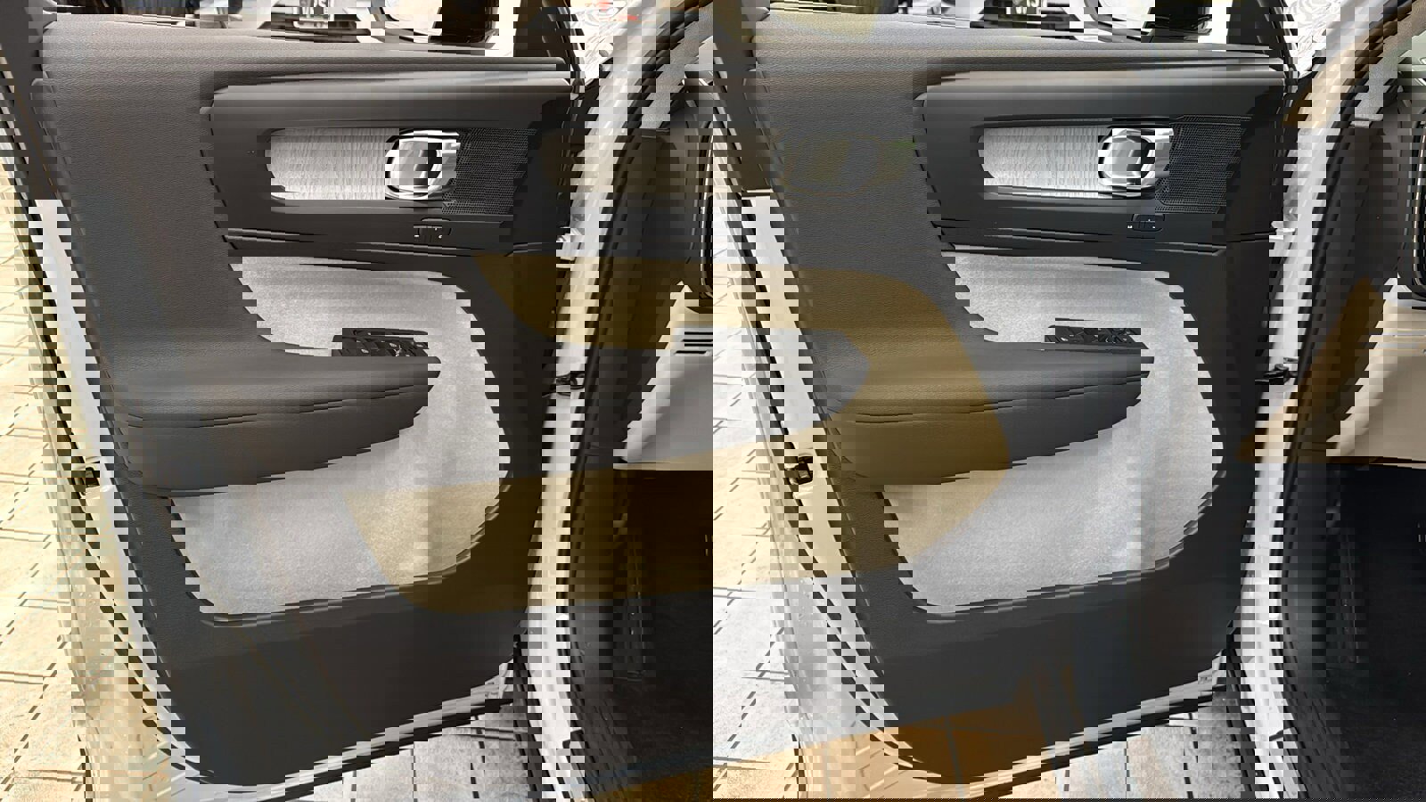 Used 2026 Volvo XC40 B5 Plus w/ Protection Package Premier image 21