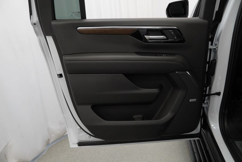 New 2026 Chevrolet Suburban High Country AWD/4WD image 26