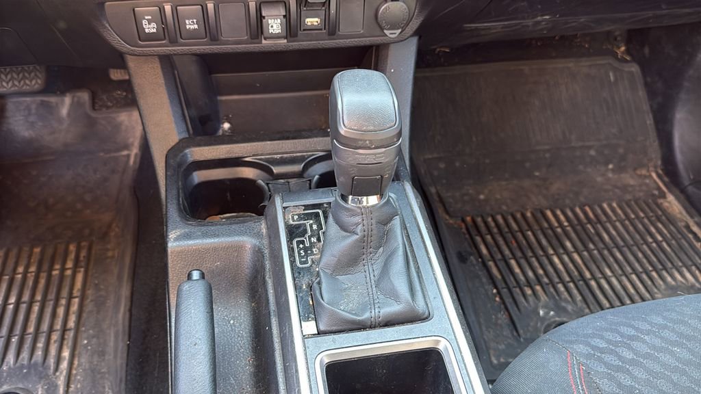 Used 2023 Toyota Tacoma SR5 w/ Technology Package image 10