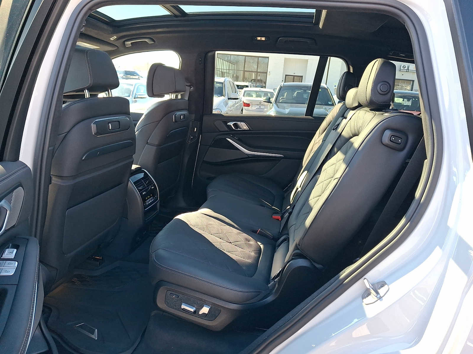 Used 2024 BMW X7 xDrive40i w/ M Sport Package image 10