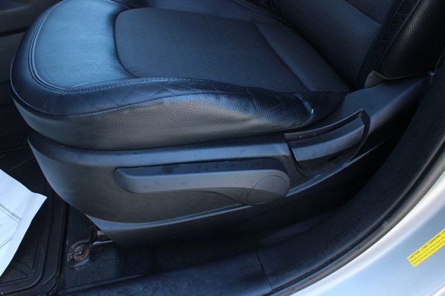 Used 2011 Hyundai Tucson GLS FWD image 13