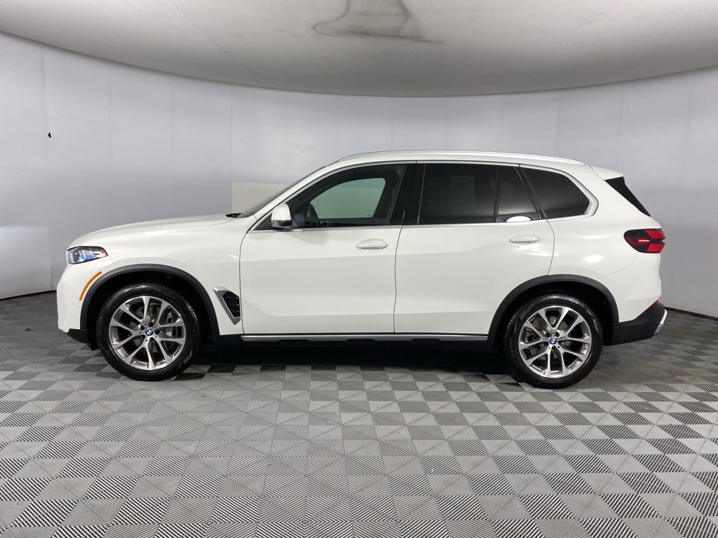 Used 2026 BMW X5 xDrive40i w/ Climate Comfort Package image 10