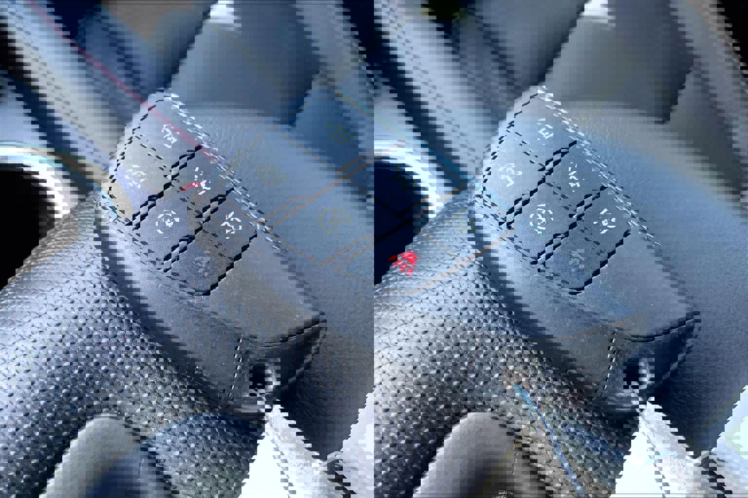 Used 2023 Chevrolet Suburban RST w/ Luxury Package image 15