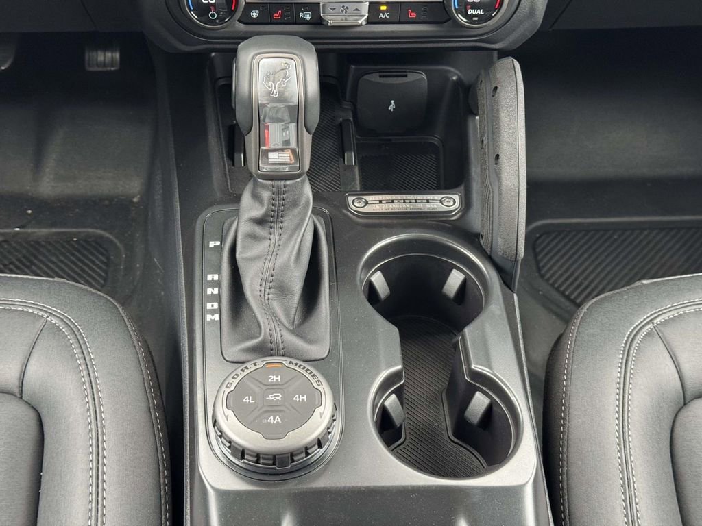 New 2025 Ford Bronco Badlands image 6