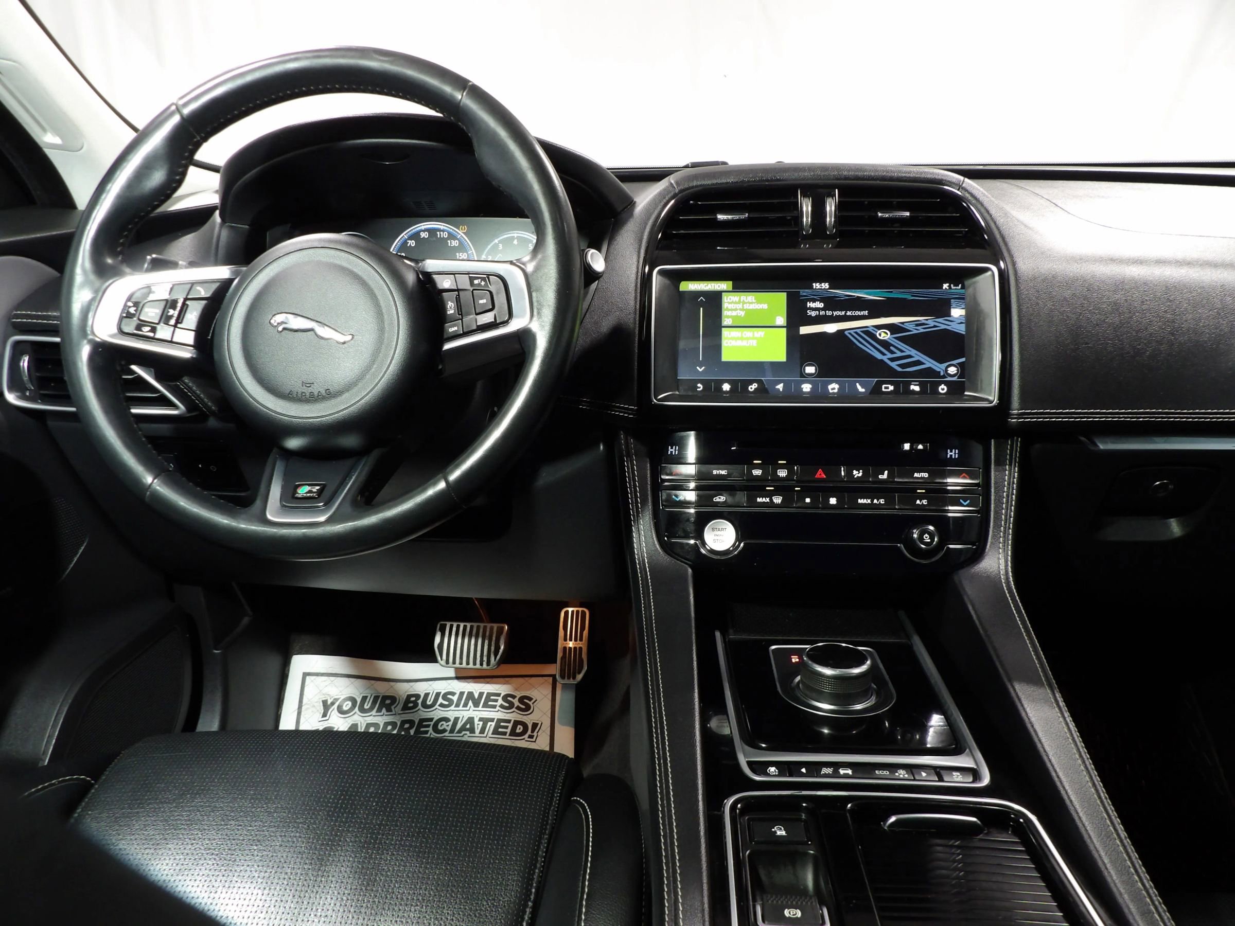 Used 2018 Jaguar F-PACE R-Sport image 20