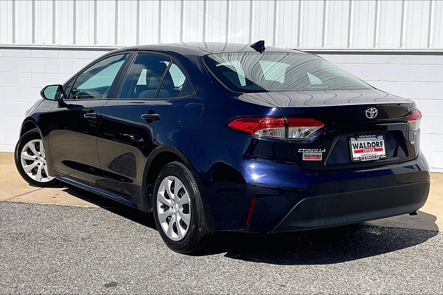 Used 2025 Toyota Corolla LE FWD image 15