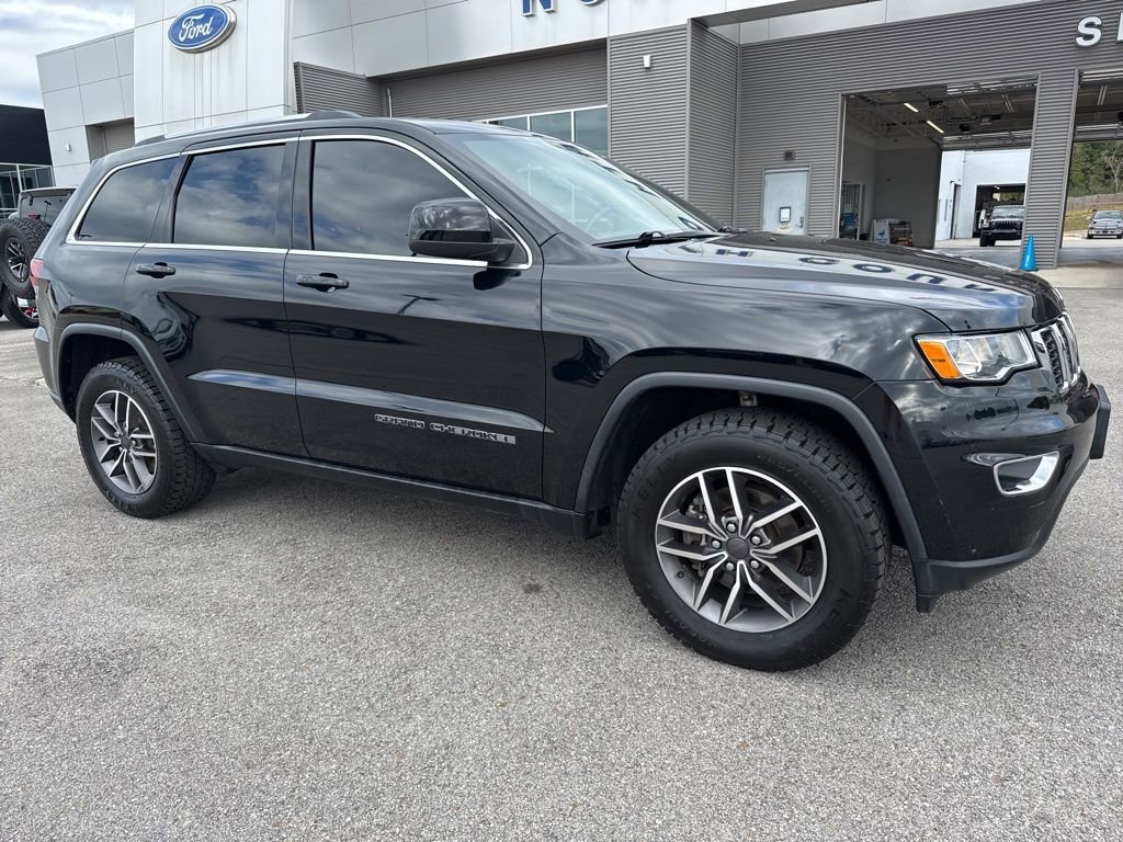 Used 2020 Jeep Grand Cherokee Laredo w/ Laredo X Package image 2