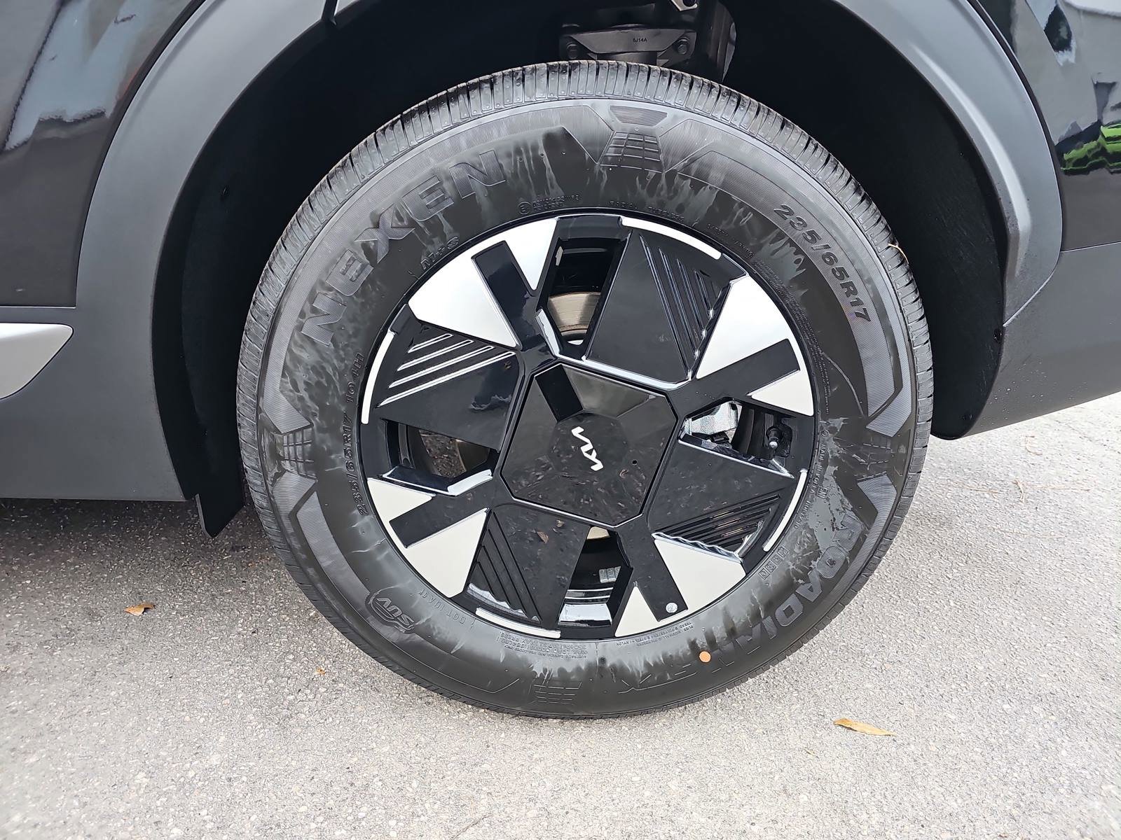 New 2026 Kia Sportage LX FWD image 34