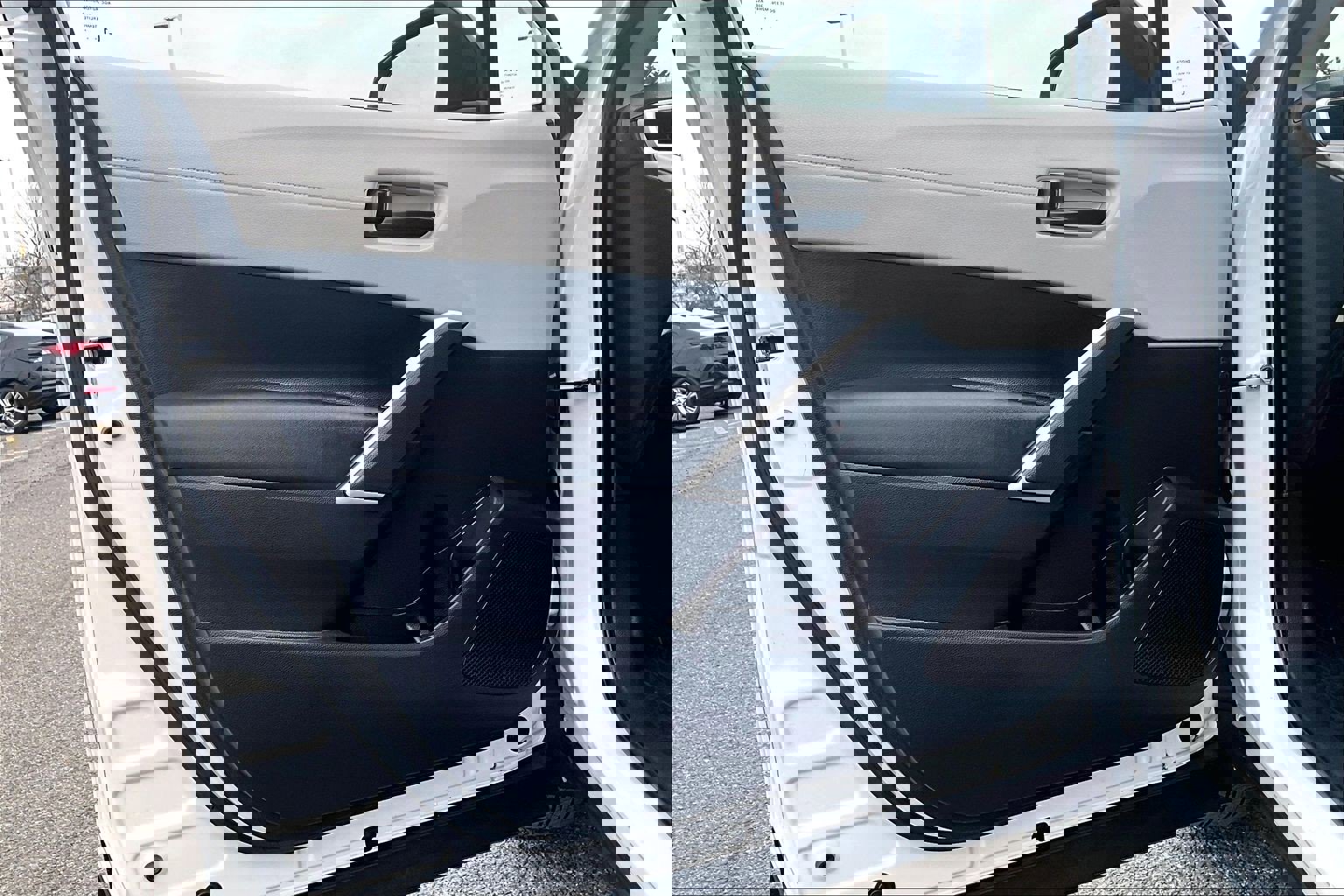 Used 2024 Toyota Corolla Cross L image 20