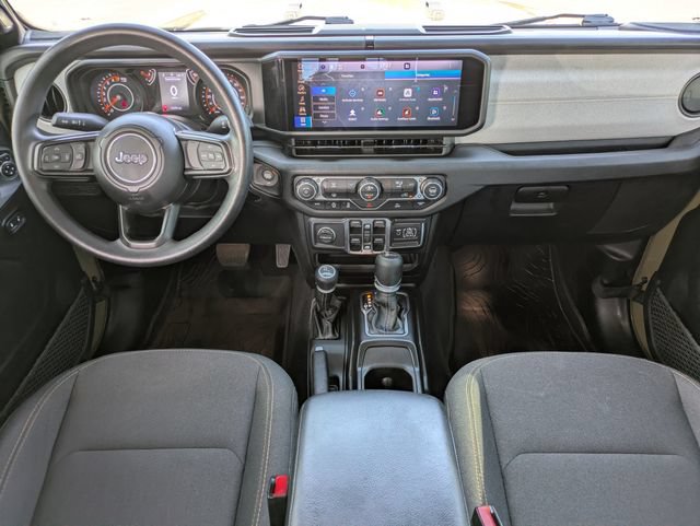 Certified 2025 Jeep Gladiator Sport AWD/4WD image 9