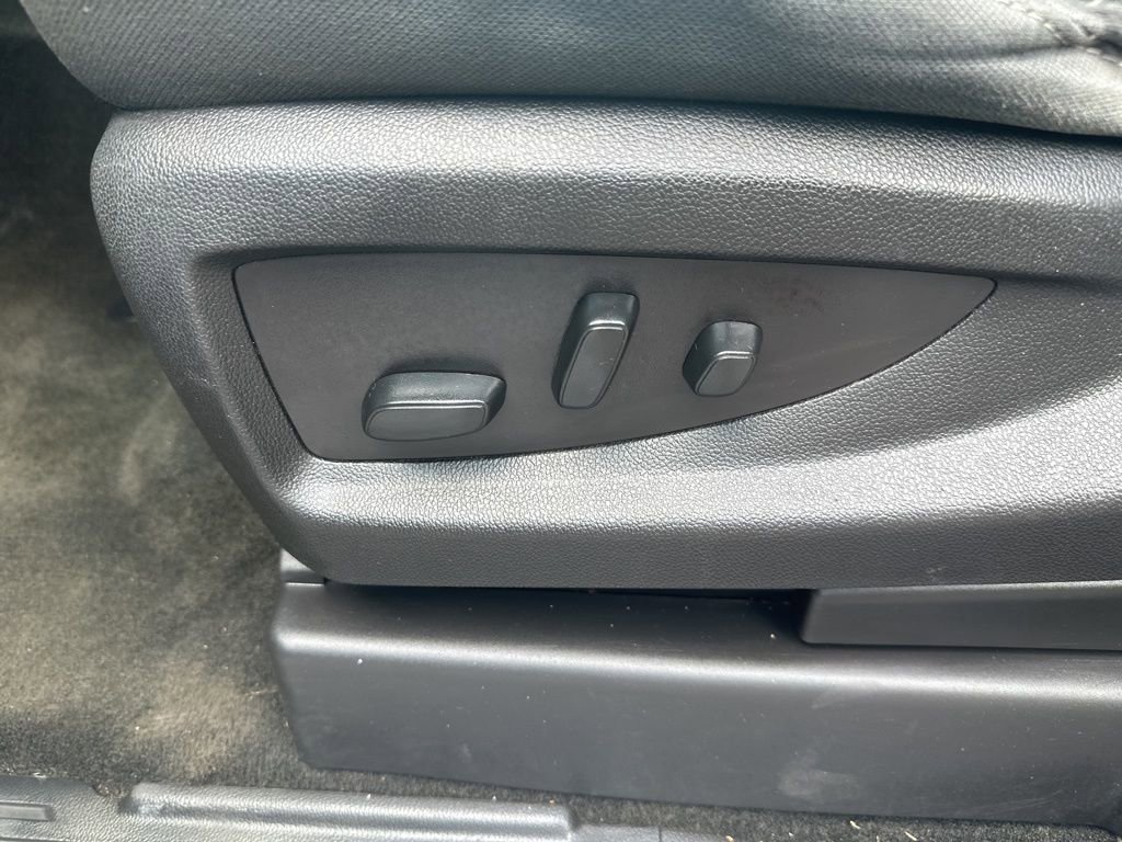 Used 2018 Chevrolet Silverado 1500 LT w/ LT Eassist Package RWD image 15