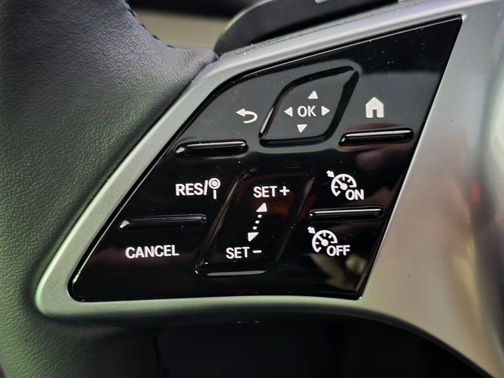 New 2025 Mercedes-Benz GLB 250 4MATIC image 16