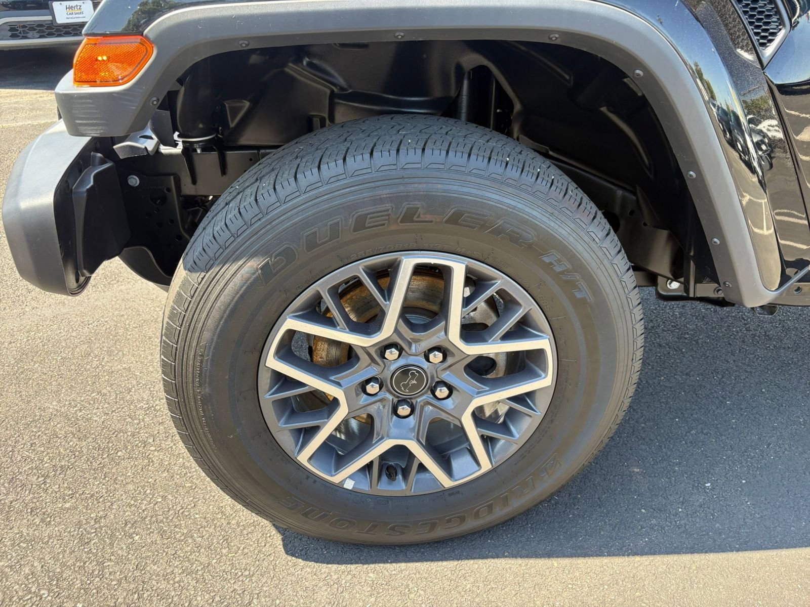 Used 2025 Jeep Wrangler Unlimited Sahara AWD/4WD image 30