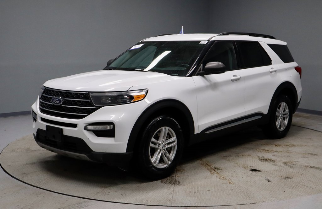 Certified 2024 Ford Explorer XLT w/ Equipment Group 202A image 8