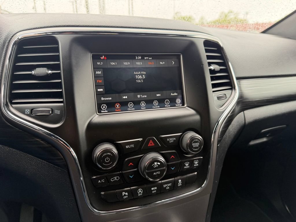 Used 2019 Jeep Grand Cherokee Laredo AWD/4WD image 24