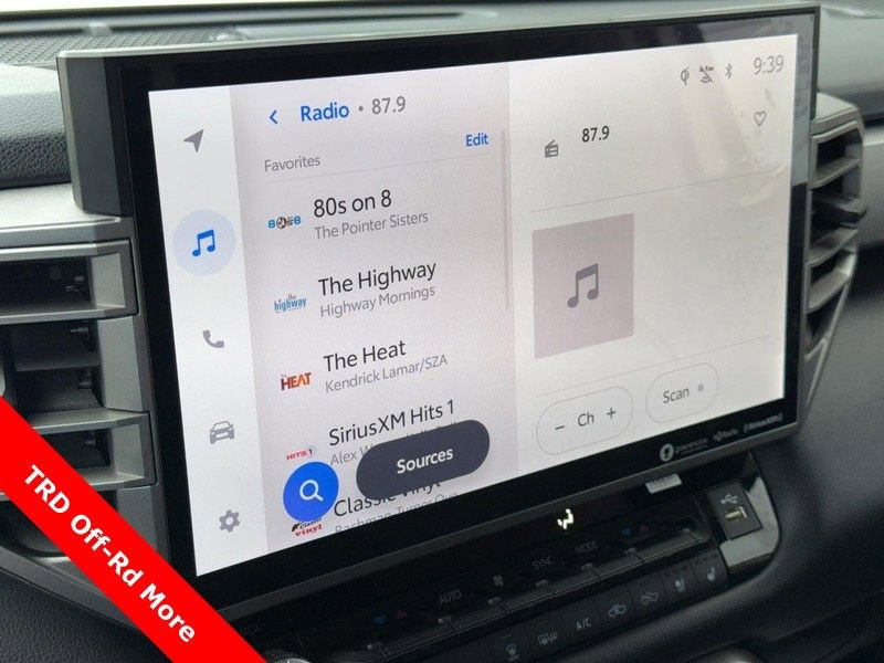 Used 2023 Toyota Tundra Limited w/ TRD Off-Road Package image 23