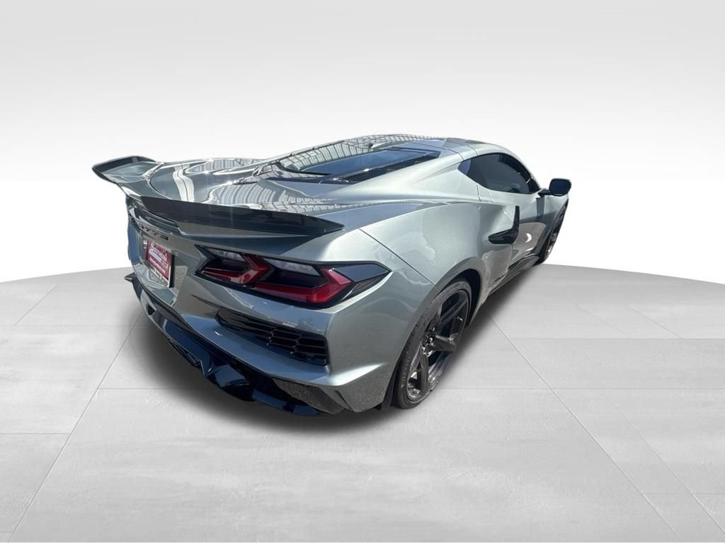 Used 2024 Chevrolet Corvette Z06 RWD image 7