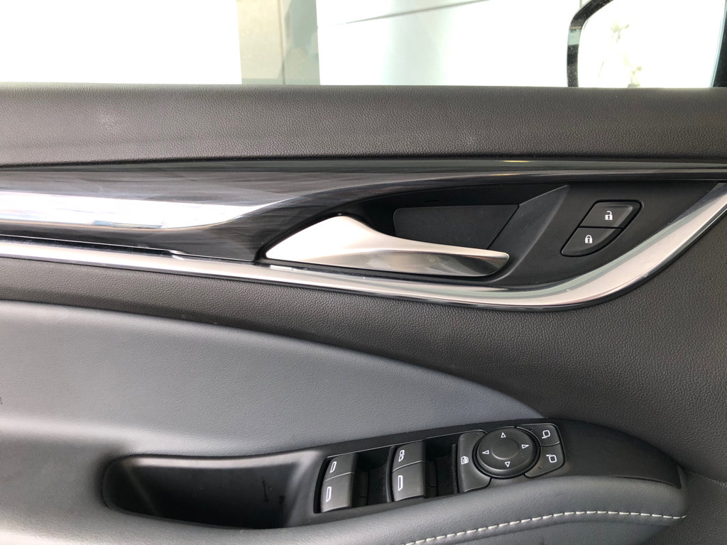 Used 2023 Buick Enclave Essence w/ Experience Buick Package image 7