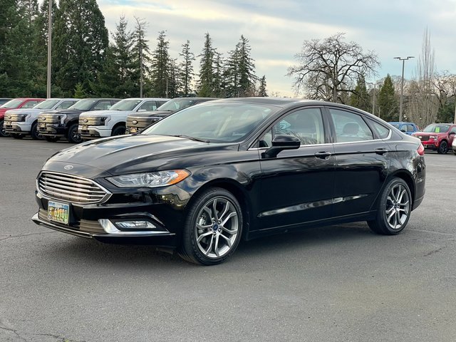 Used 2017 Ford Fusion SE w/ Equipment Group 201A image 7