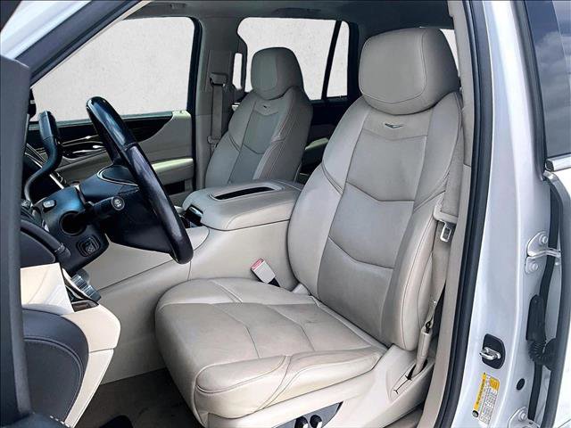 Used 2019 Cadillac Escalade Premium Luxury AWD/4WD image 27